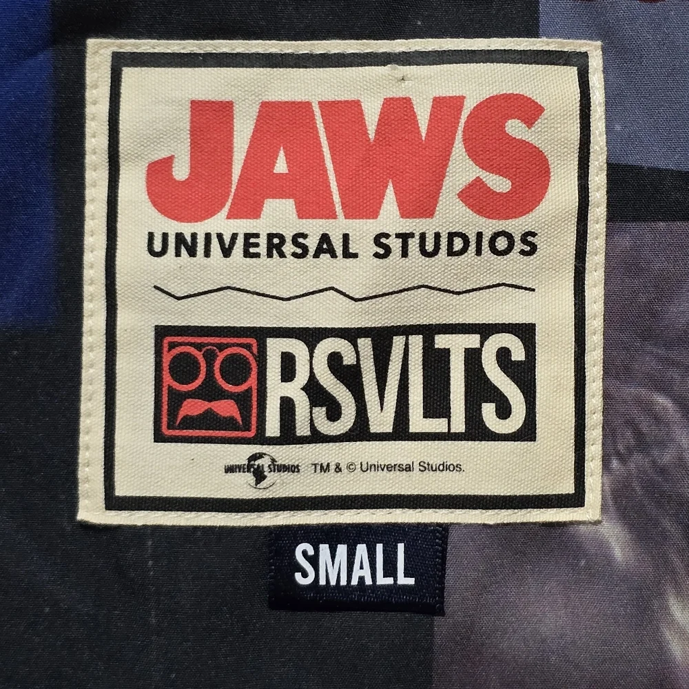 RSVLTS Universal Studios Mens JAWS Shark Graphic Button Down Shirt Sz Small NEW - Picture 4 of 6